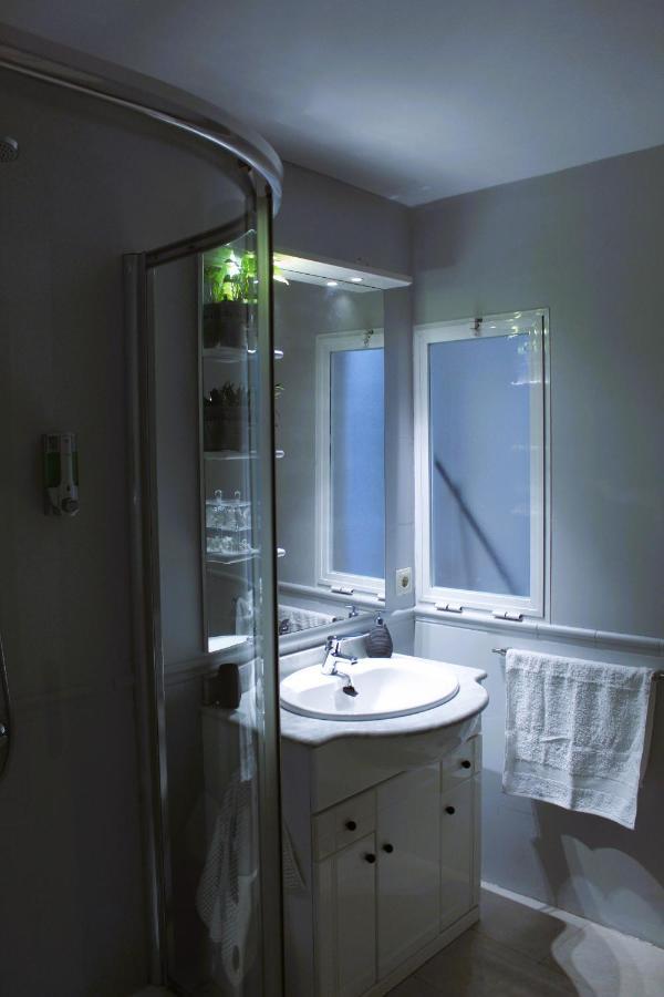 Al Pie Del Camarin Con Parking Gratis Apartment Jaen Bagian luar foto