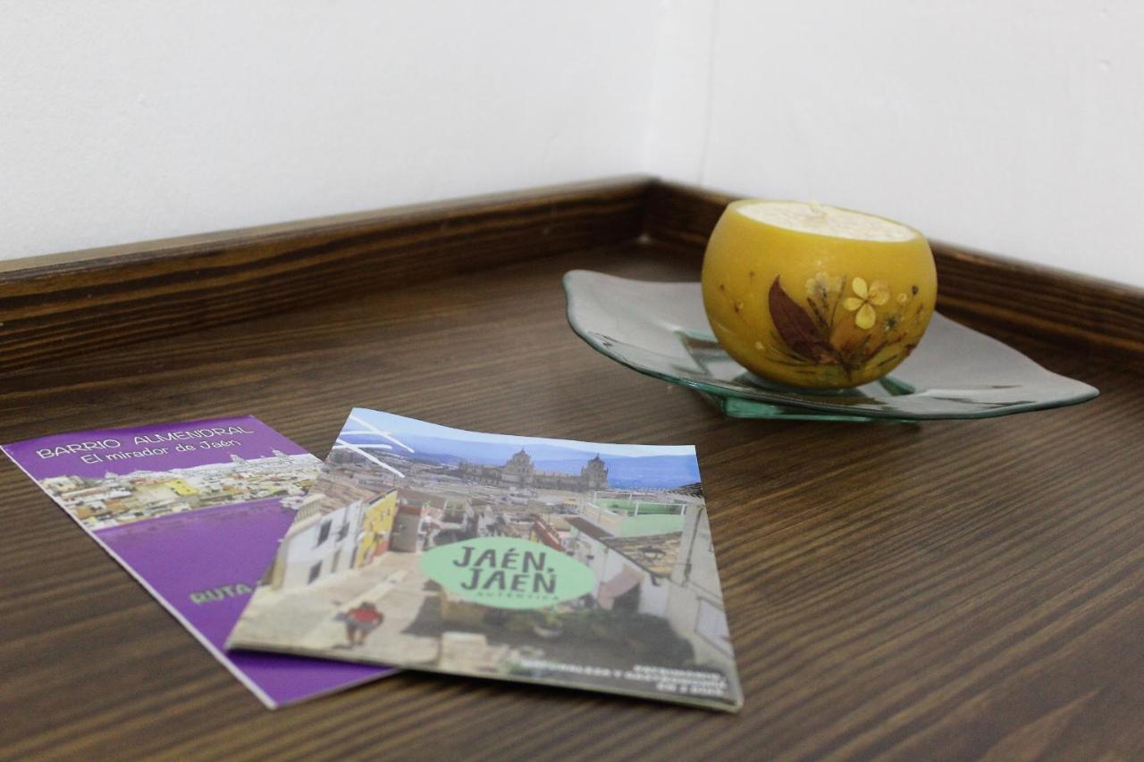 Al Pie Del Camarin Con Parking Gratis Apartment Jaen Bagian luar foto