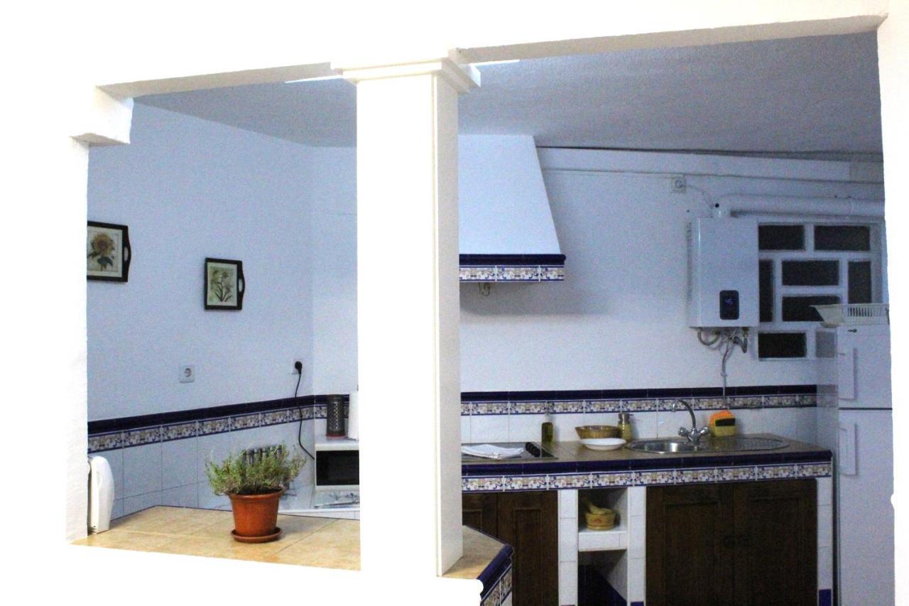 Al Pie Del Camarin Con Parking Gratis Apartment Jaen Bagian luar foto