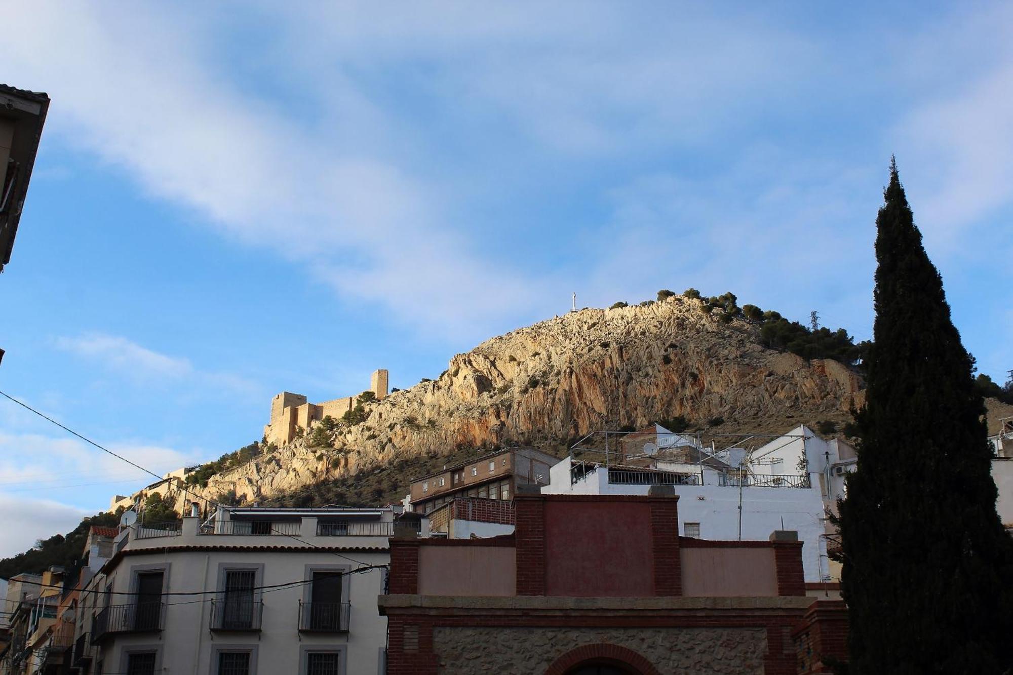 Al Pie Del Camarin Con Parking Gratis Apartment Jaen Bagian luar foto
